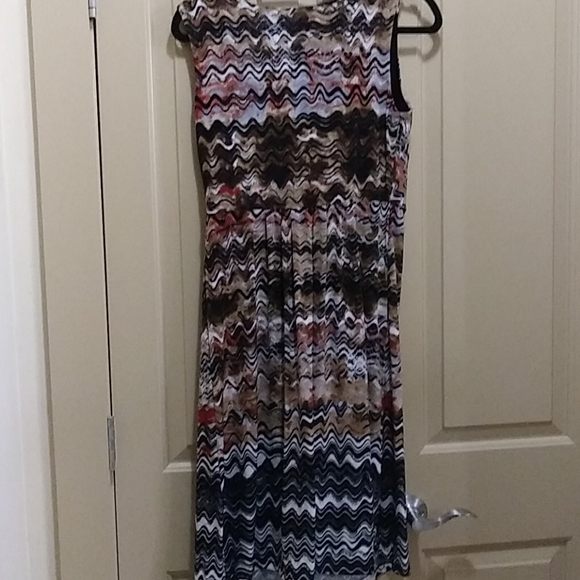 DONATING SOON NEW DIRECTIONS sleeveless dress - Picture 3 of 3